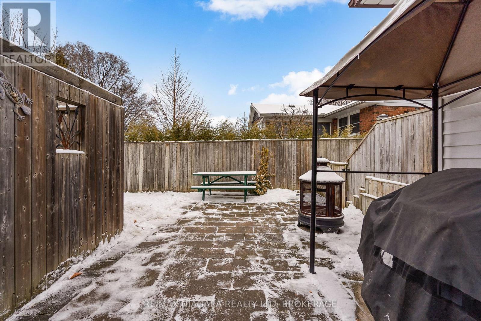 12 Aquadale Drive, St. Catharines (Lakeshore), Ontario  L2N 3R6 - Photo 38 - X12844332