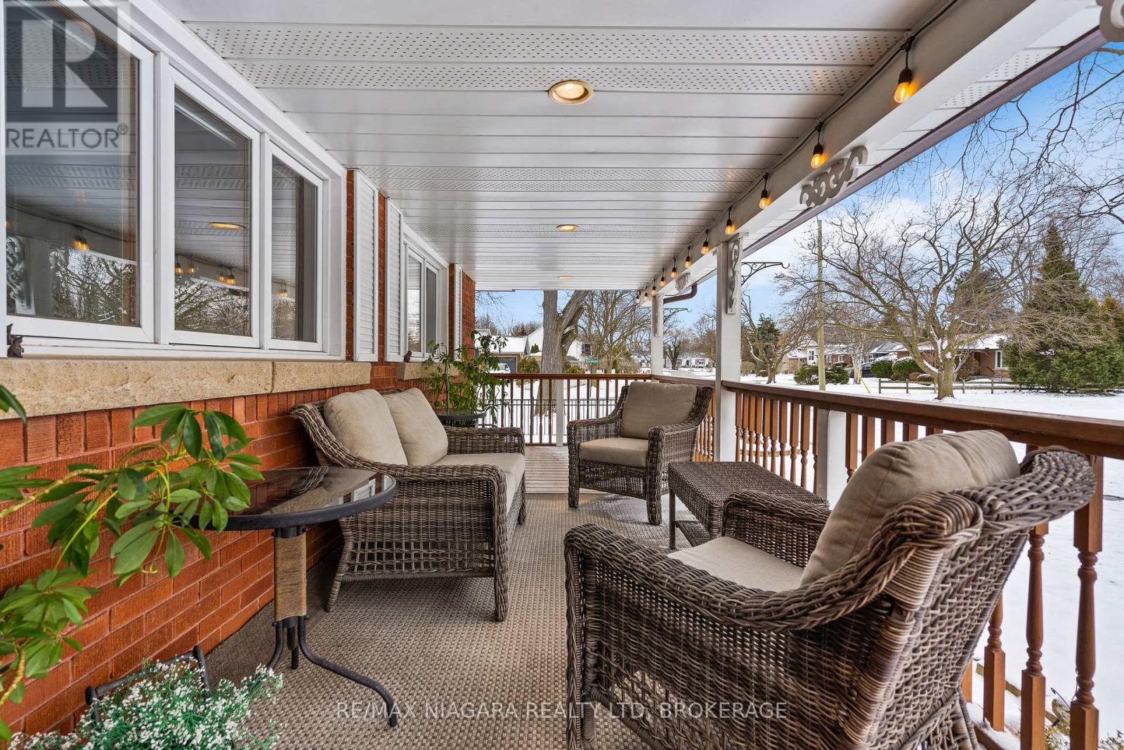 12 Aquadale Drive, St. Catharines (Lakeshore), Ontario  L2N 3R6 - Photo 5 - X12844332