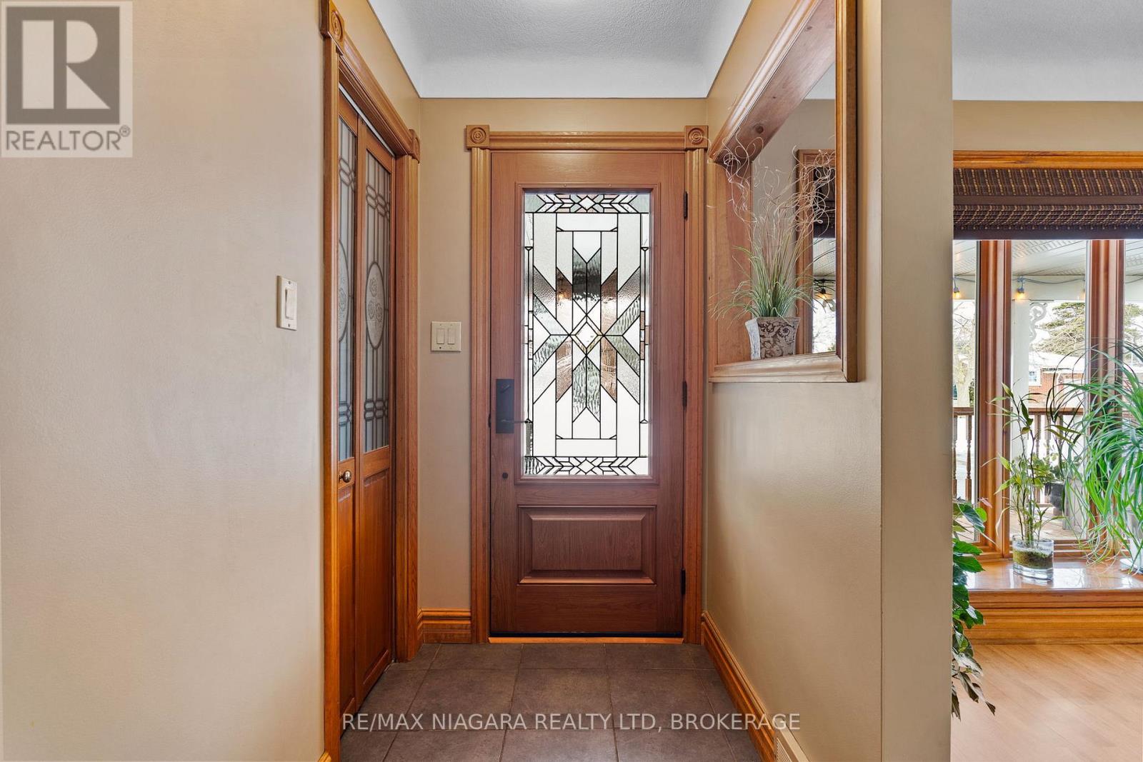 12 Aquadale Drive, St. Catharines (Lakeshore), Ontario  L2N 3R6 - Photo 6 - X12844332