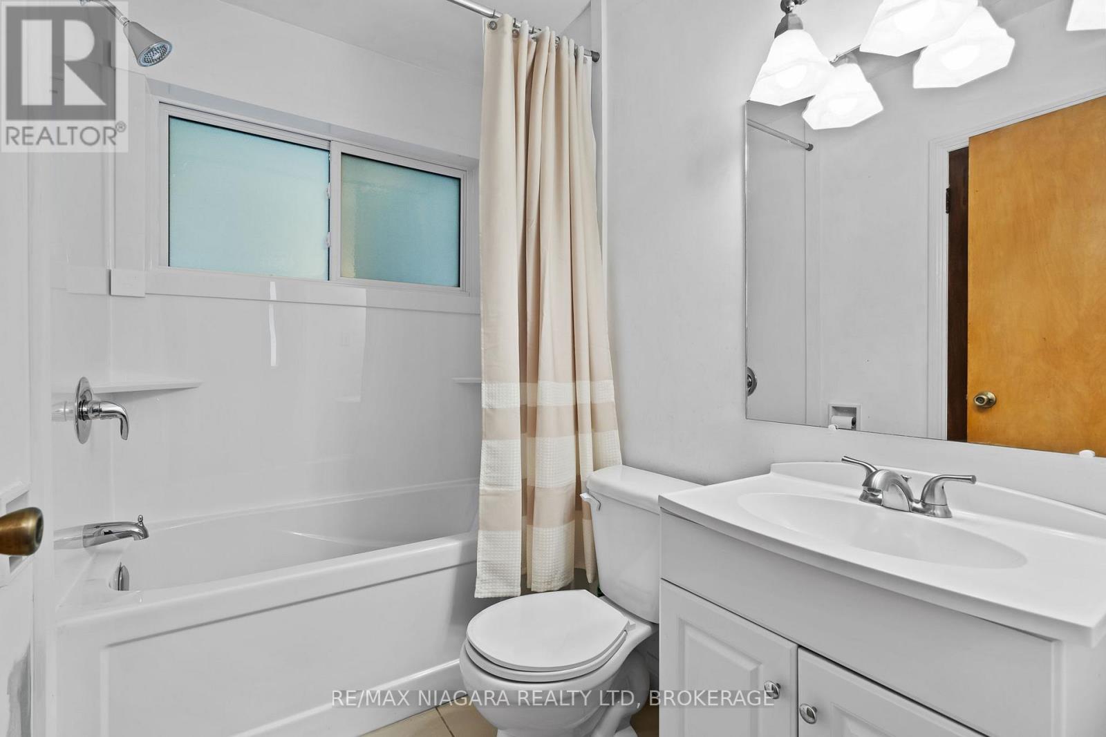 7653 Wayne Street, Niagara Falls, Ontario  L2H 1G7 - Photo 9 - X12844558