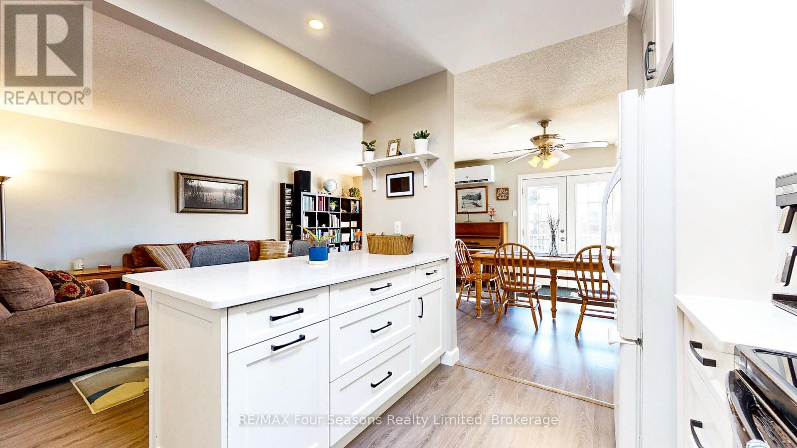 74 Telfer Road, Collingwood, Ontario  L9Y 4S2 - Photo 10 - S12844240