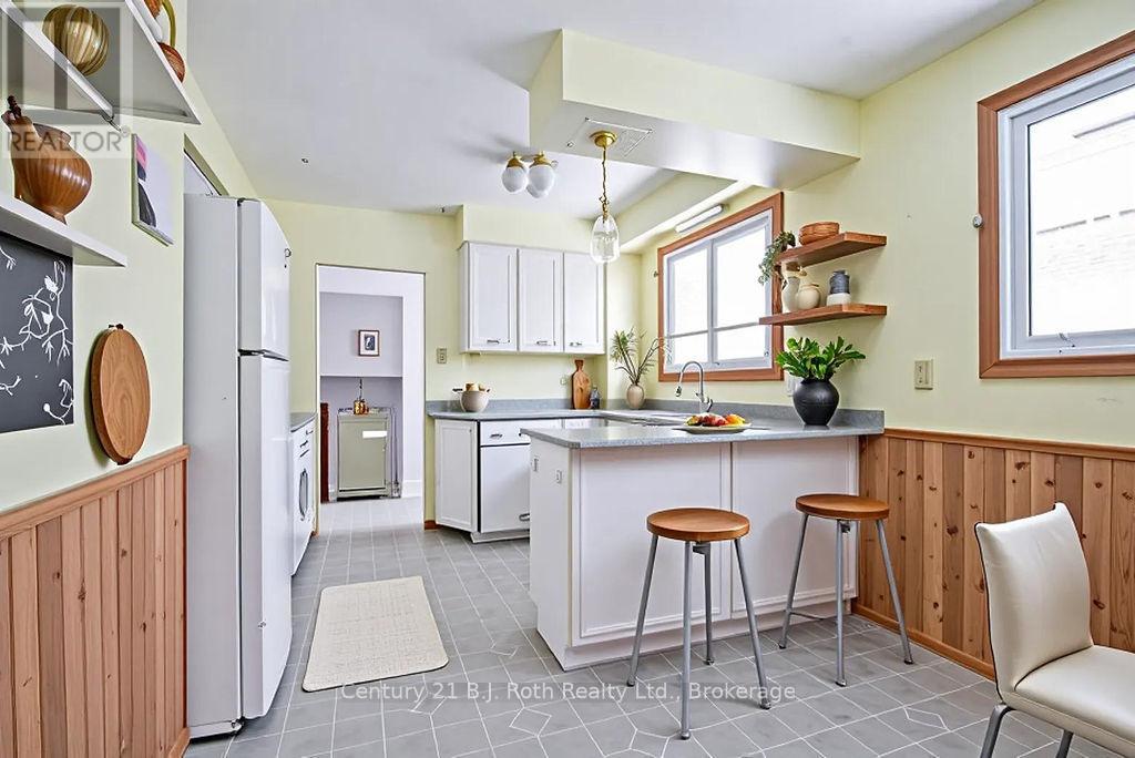 240 Macartney Street, Midland, Ontario  L4R 2J8 - Photo 5 - S12844484