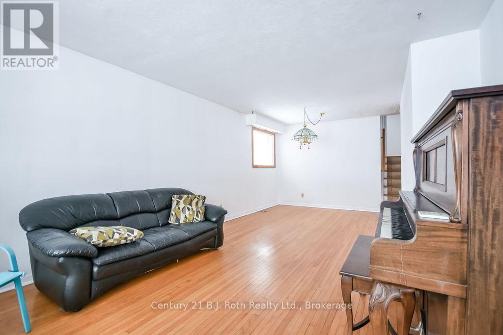 240 Macartney Street, Midland, Ontario  L4R 2J8 - Photo 9 - S12844484