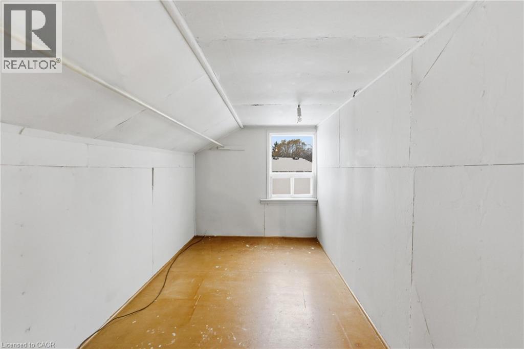 314 Hawkridge Avenue, Hamilton, Ontario  L9C 3L2 - Photo 13 - 40809494