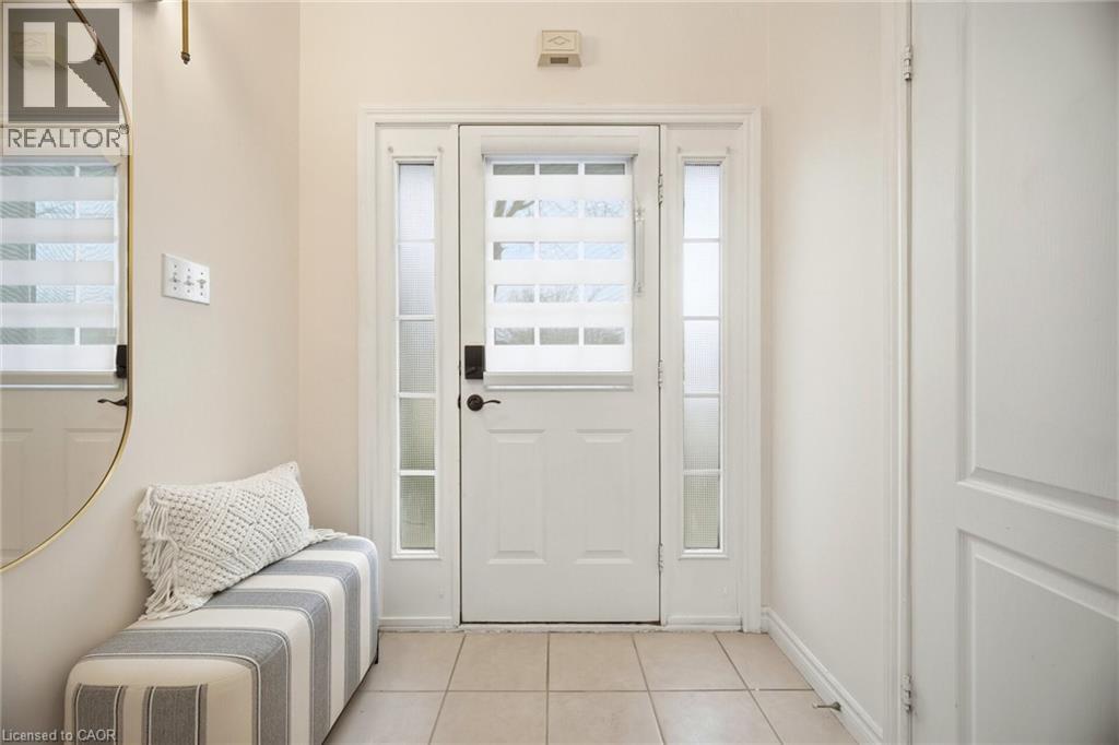 1353 Stephenson Drive, Burlington, Ontario  L7S 2M4 - Photo 4 - 40801982