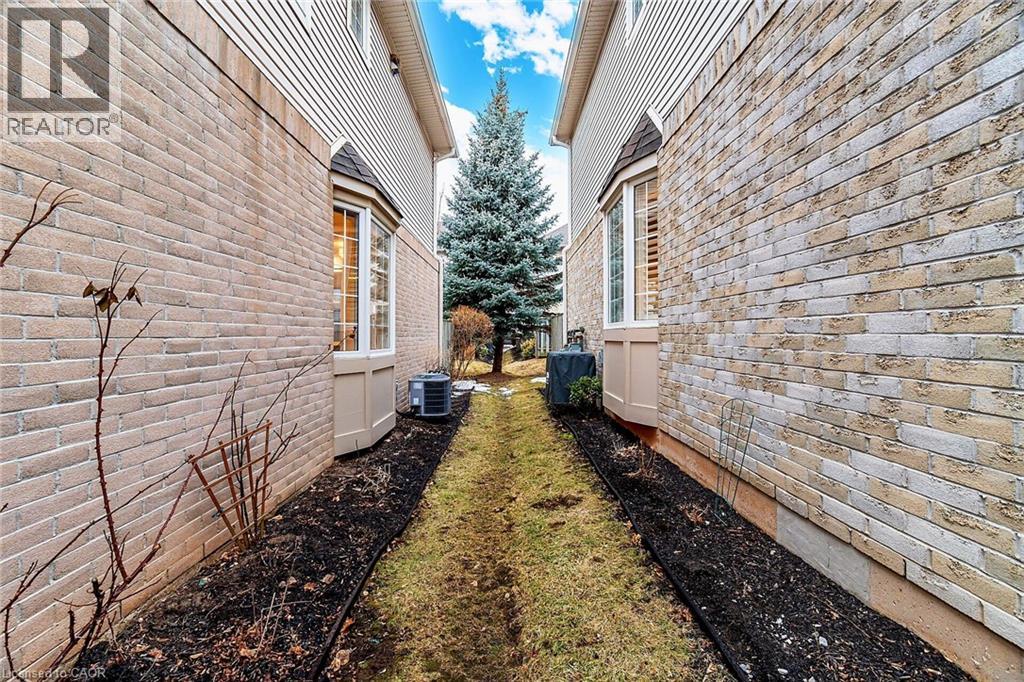 1353 Stephenson Drive, Burlington, Ontario  L7S 2M4 - Photo 48 - 40801982