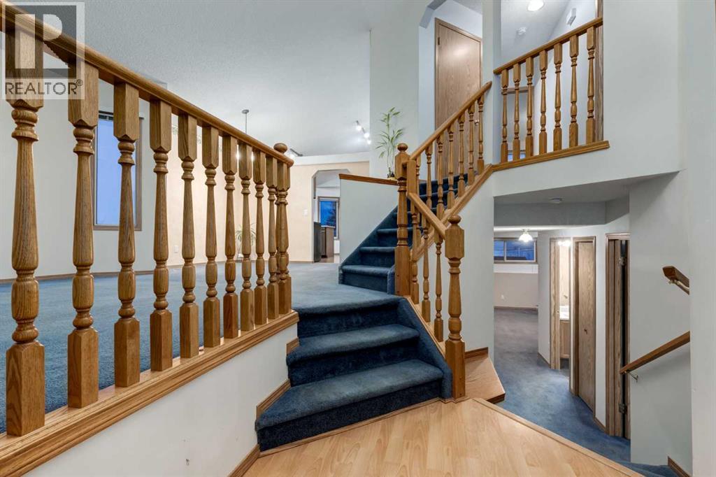 26 Somercrest Circle Sw, Calgary, Alberta  T2Y 3H1 - Photo 3 - A2284372