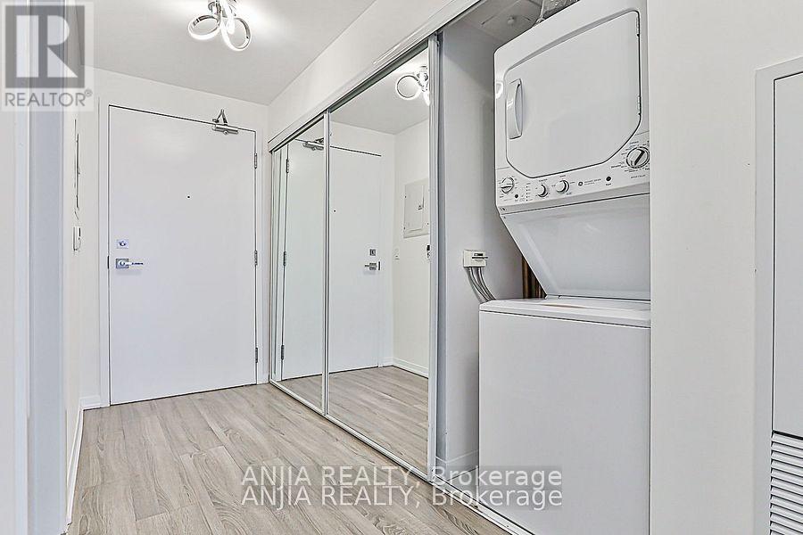 4202 - 832 Bay Street, Toronto (Bay Street Corridor), Ontario  M5S 1Z6 - Photo 10 - C12844316