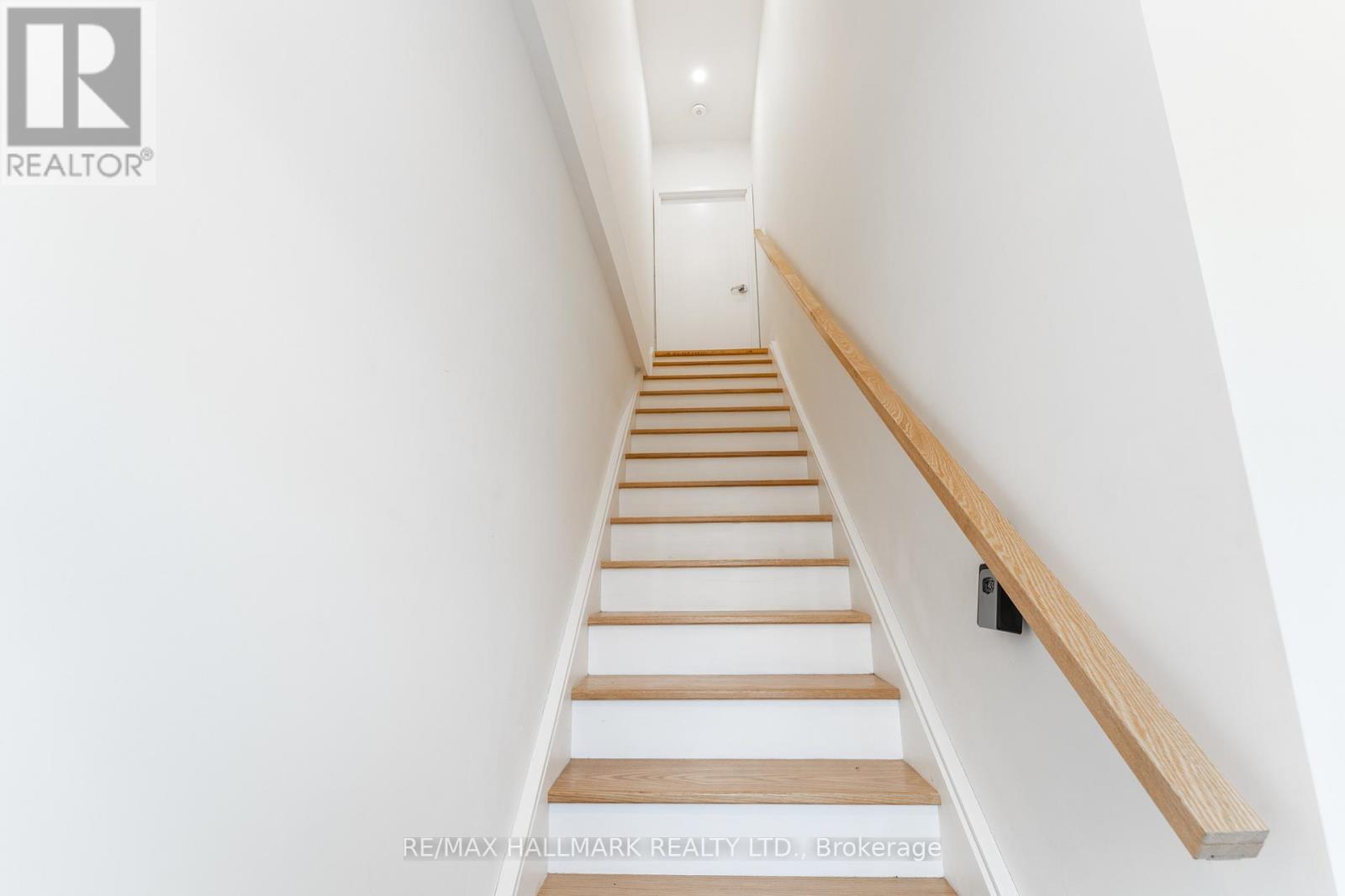 Upper - 700 Adelaide Street W, Toronto, Ontario  M6J 1B1 - Photo 5 - C12844372