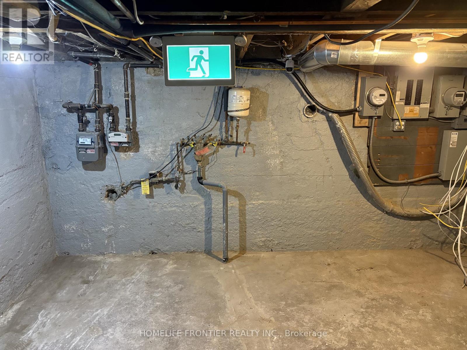 2914 Danforth Avenue, Toronto, Ontario  M4C 1M1 - Photo 10 - E12686044