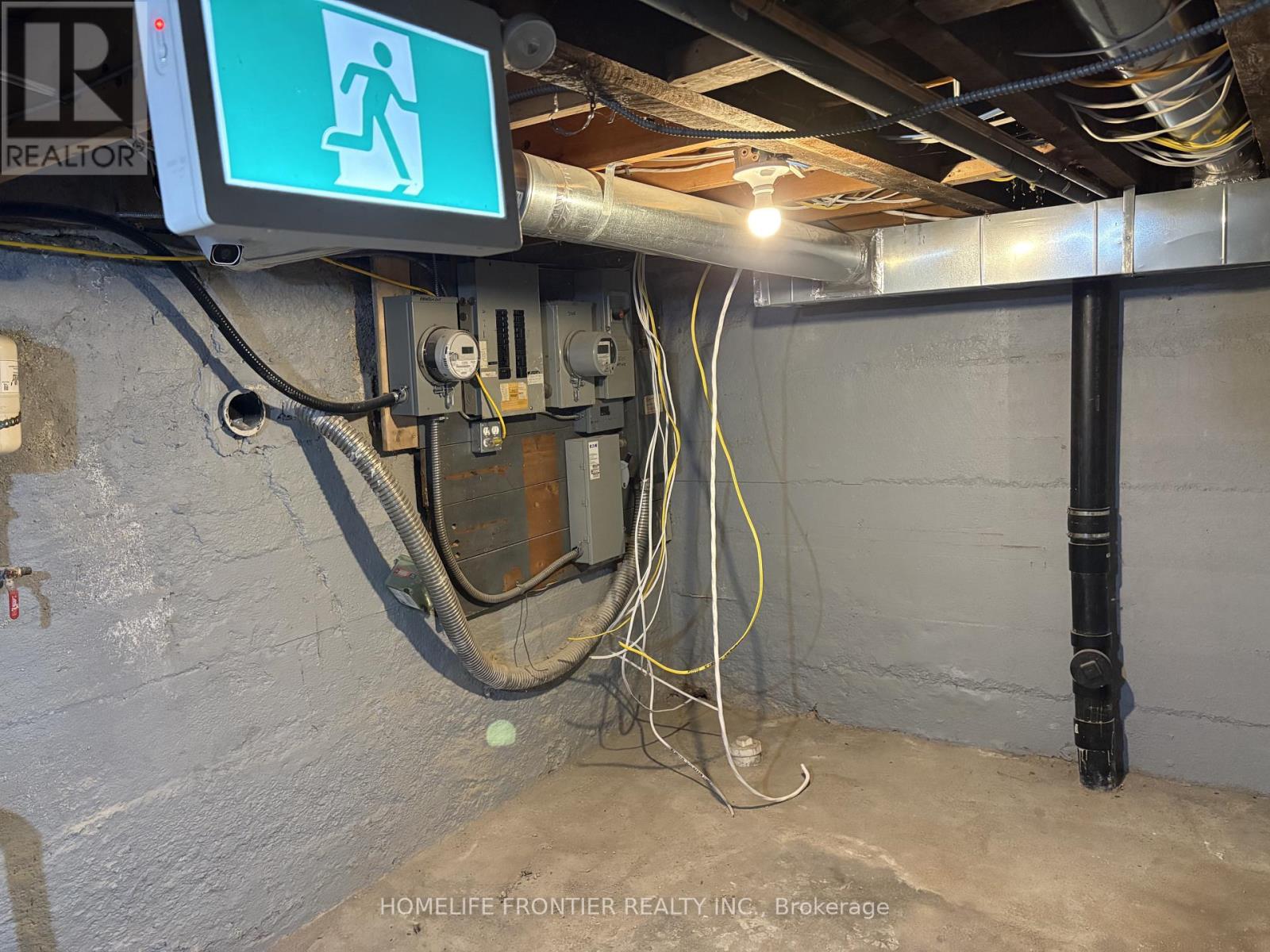 2914 Danforth Avenue, Toronto, Ontario  M4C 1M1 - Photo 8 - E12686044