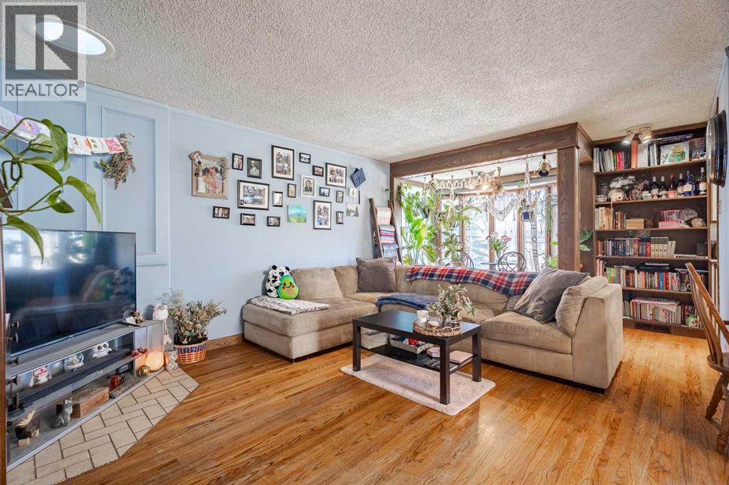 3124 14 Street Nw, Calgary, Alberta  T2K 1H8 - Photo 1 - A2288350