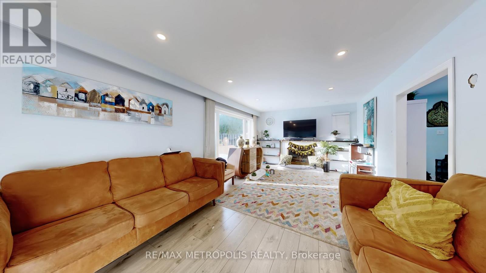 10 Arlene Crescent, Toronto, Ontario  M1P 3L9 - Photo 5 - E12844518