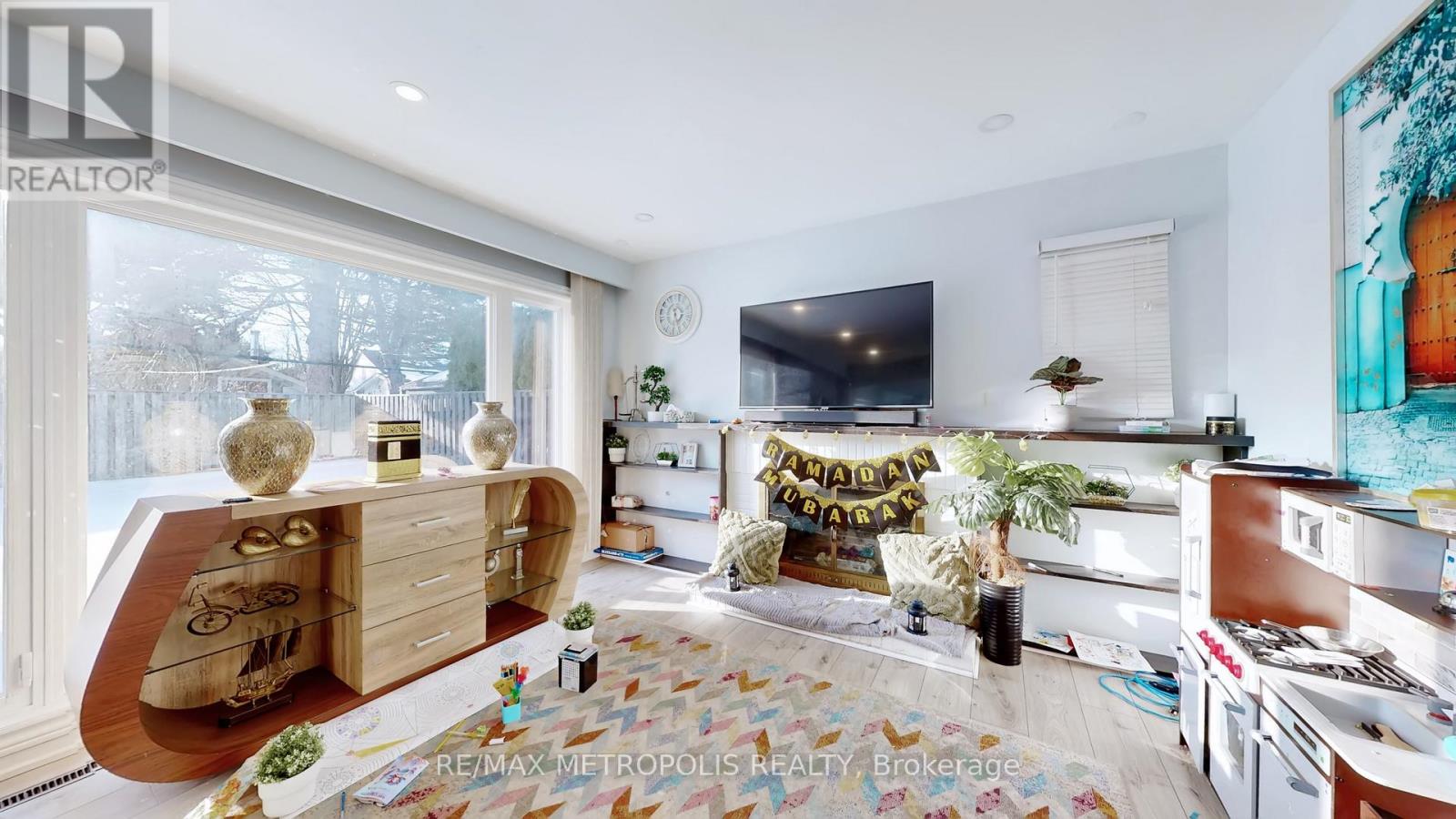 10 Arlene Crescent, Toronto, Ontario  M1P 3L9 - Photo 7 - E12844518