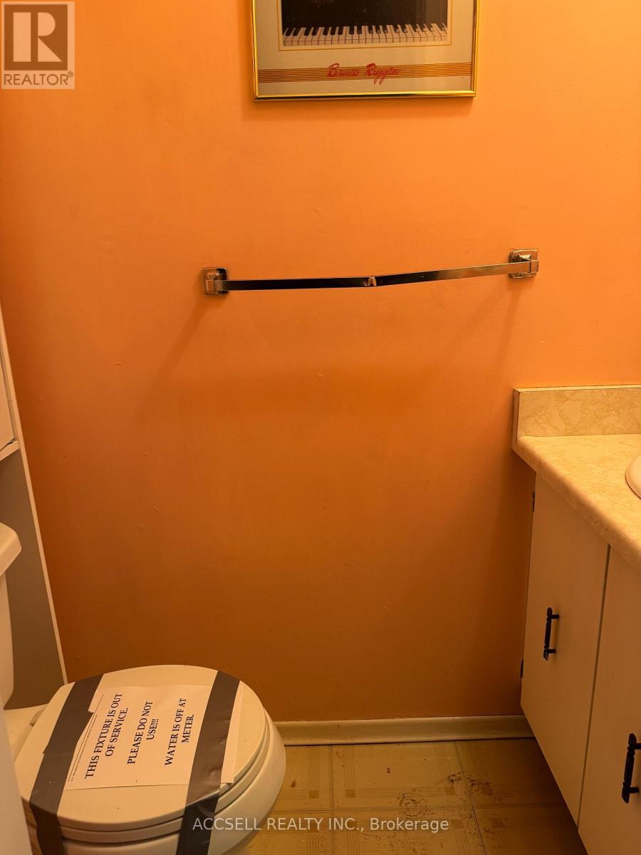 9 Dunbar Crescent, Markham, Ontario  L3R 6W9 - Photo 3 - N12844242