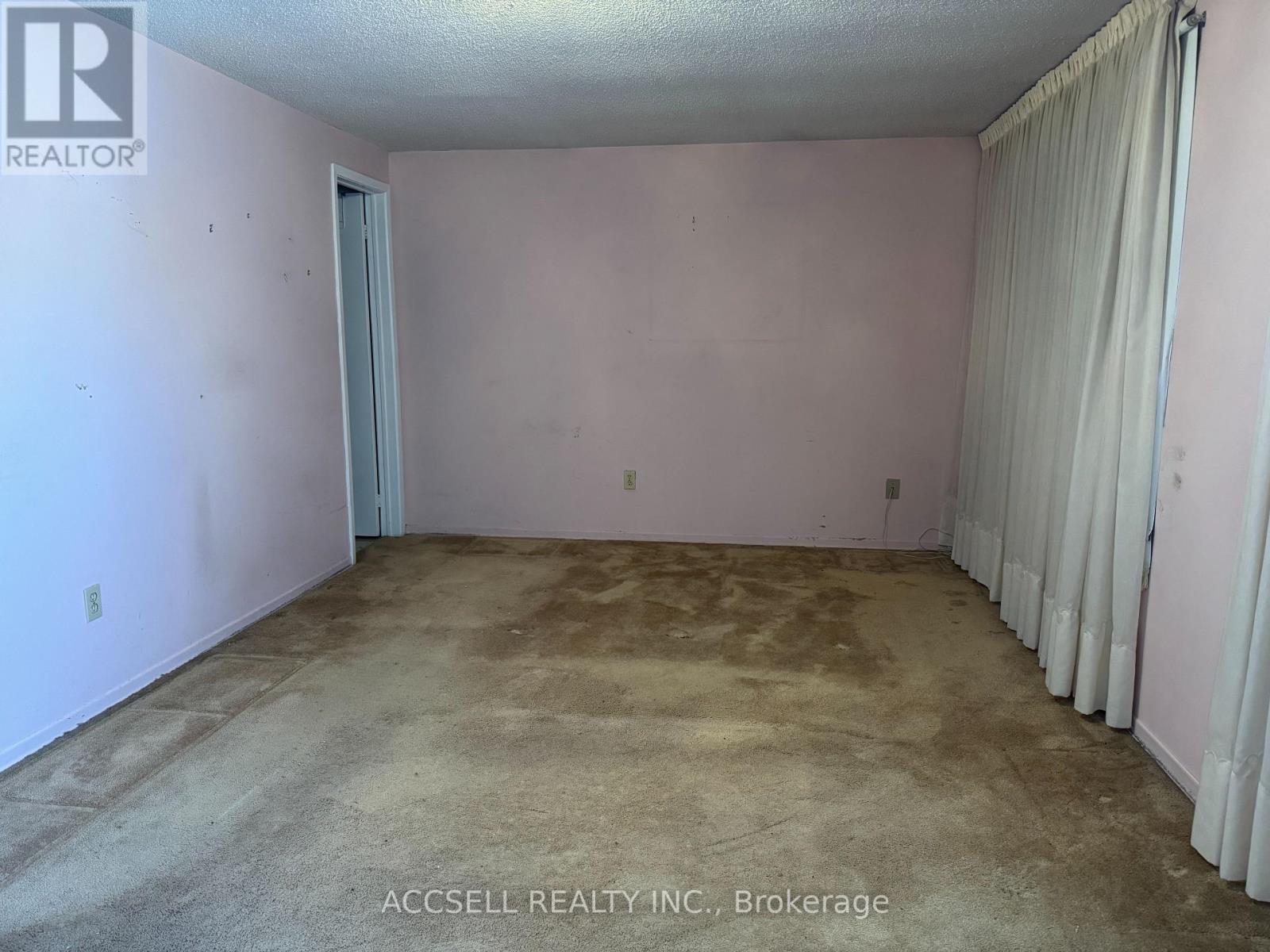 9 Dunbar Crescent, Markham, Ontario  L3R 6W9 - Photo 7 - N12844242