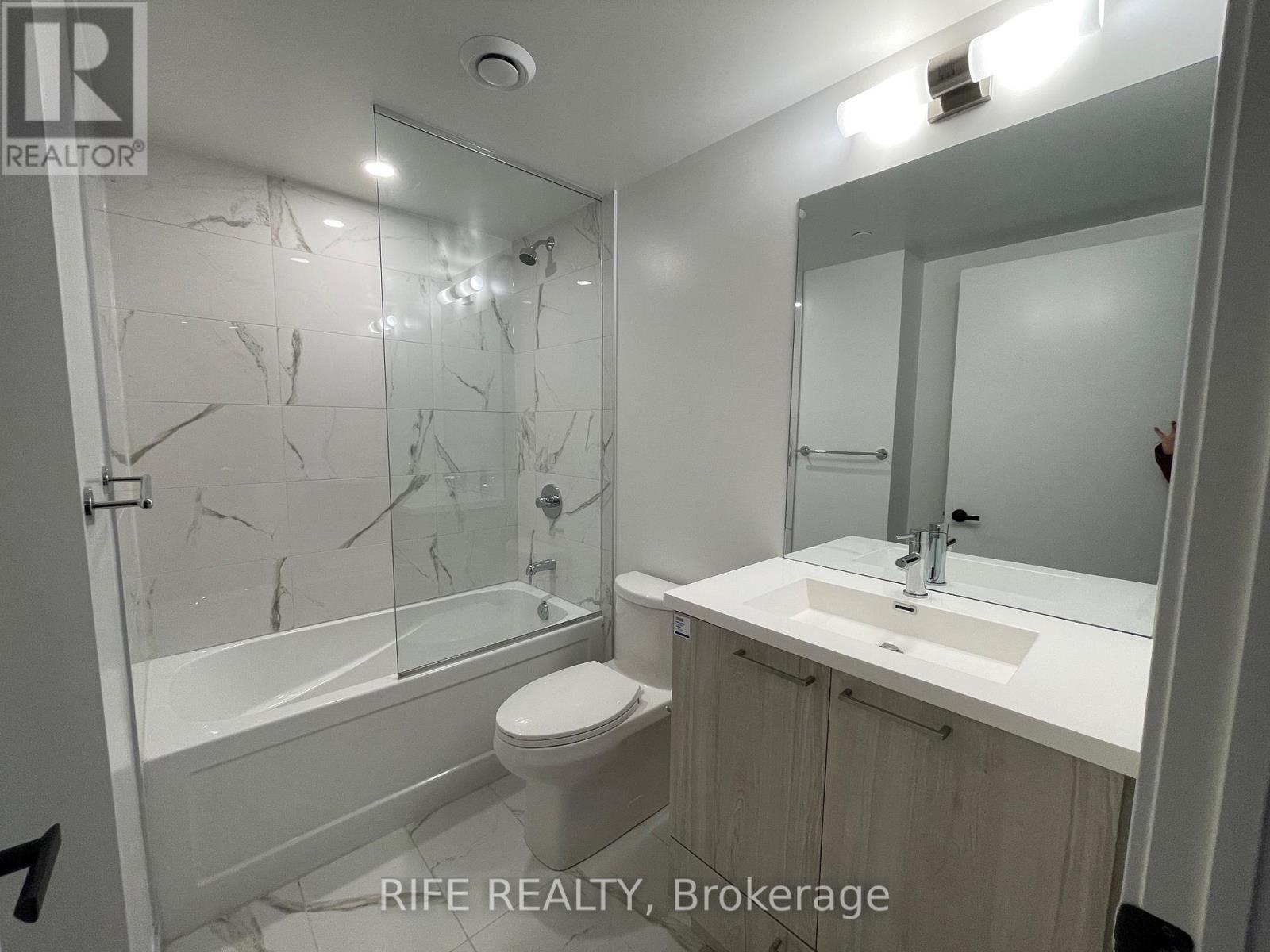 1608 - 195 Commerce Street, Vaughan, Ontario  L4K 0P9 - Photo 11 - N12844262