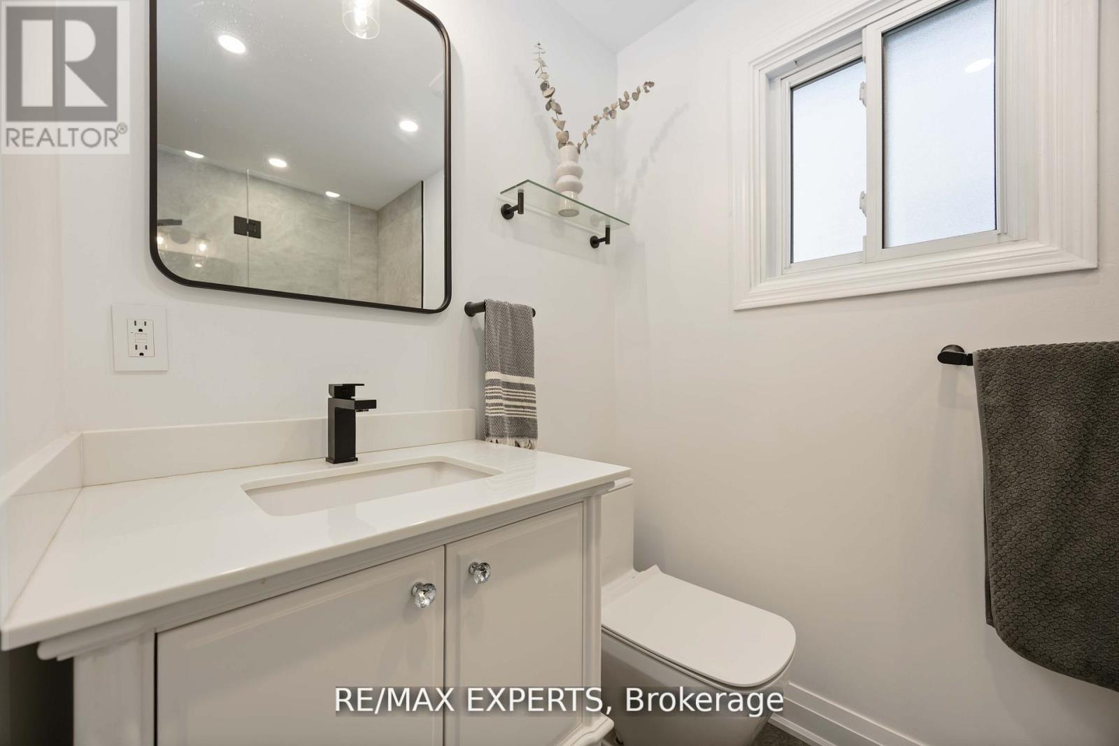 93 Stiver Drive, Newmarket, Ontario  L3Y 7W2 - Photo 18 - N12844400