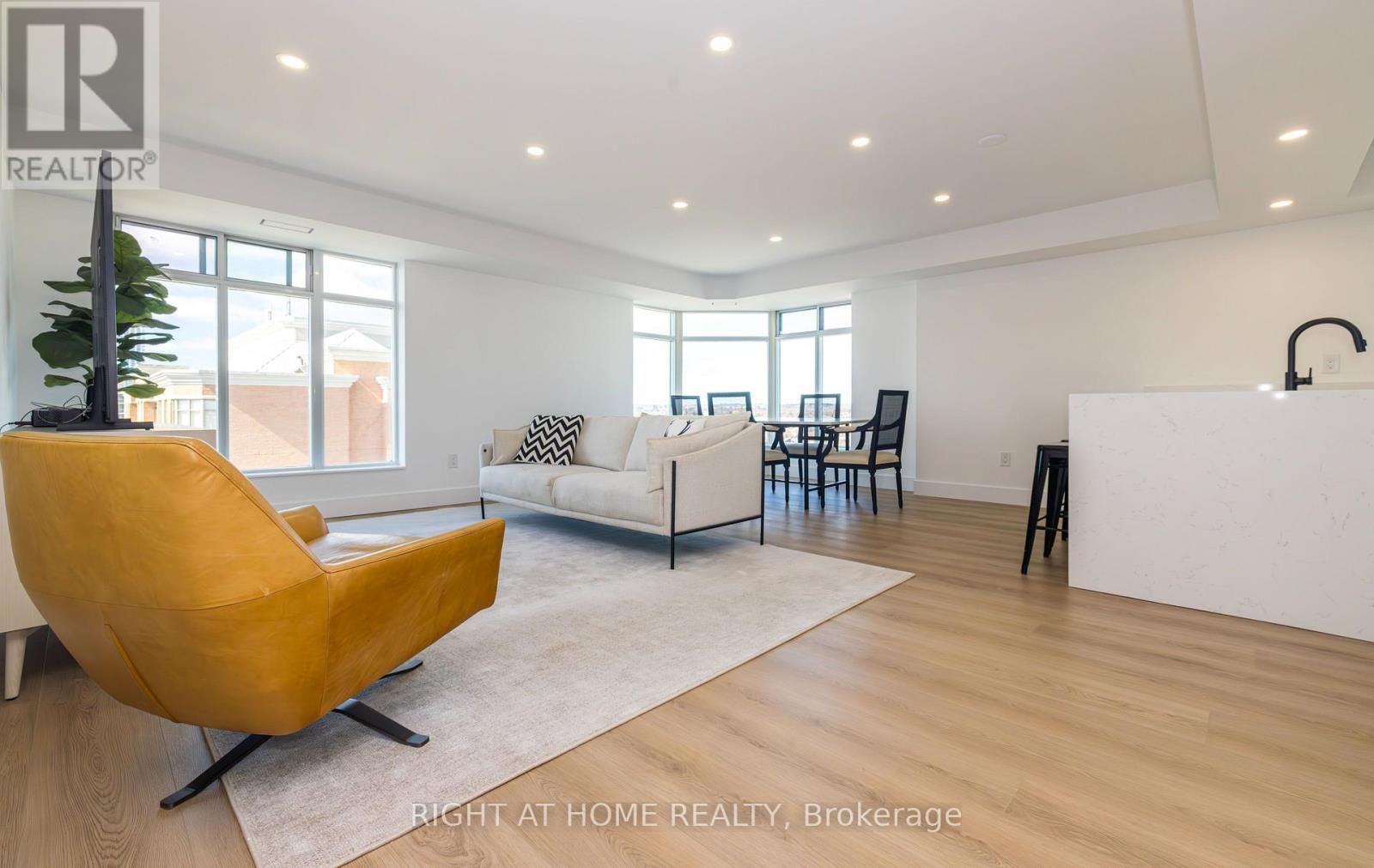 1508-1509 - 135 POND DRIVE, Markham, Ontario