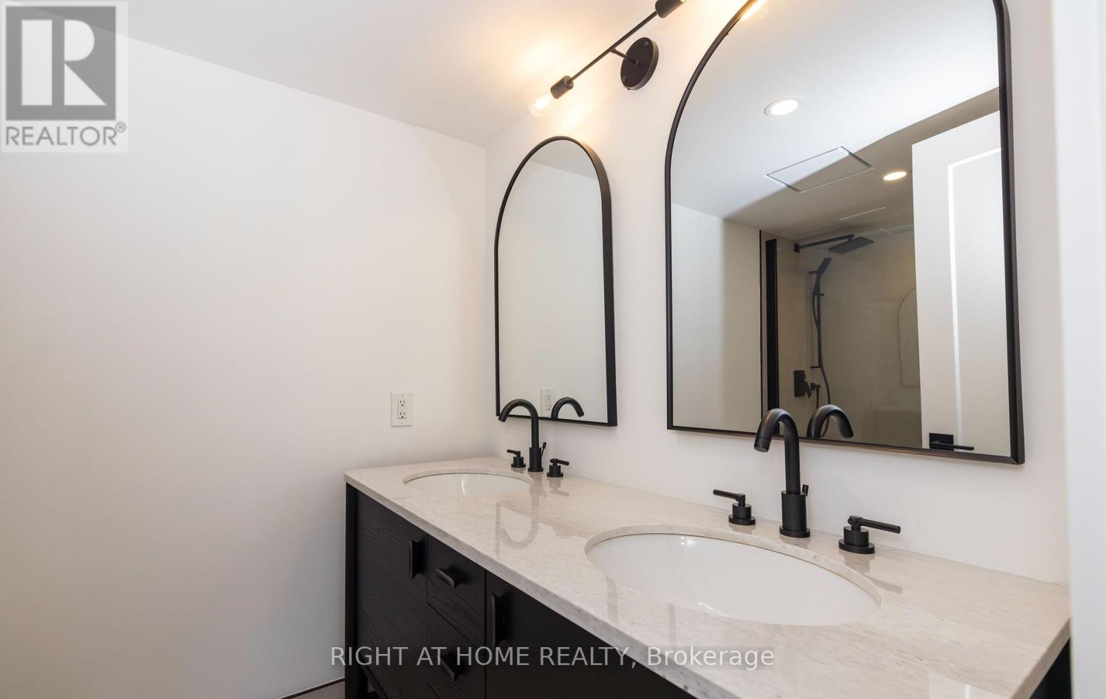 1508-1509 - 135 Pond Drive, Markham, Ontario  L3T 7V6 - Photo 8 - N12844472