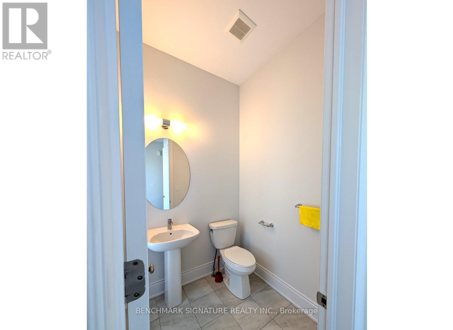 192 Sunset Vista Court, Aurora, Ontario  L4G 3Y1 - Photo 4 - N12844492