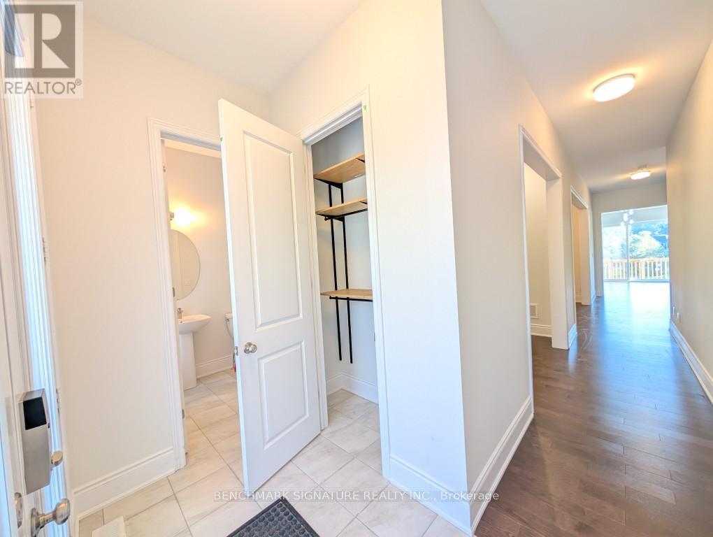 192 Sunset Vista Court, Aurora, Ontario  L4G 3Y1 - Photo 5 - N12844492