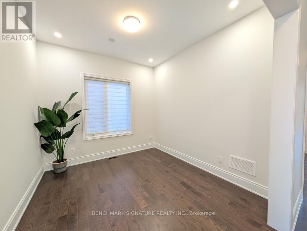 192 Sunset Vista Court, Aurora, Ontario  L4G 3Y1 - Photo 6 - N12844492