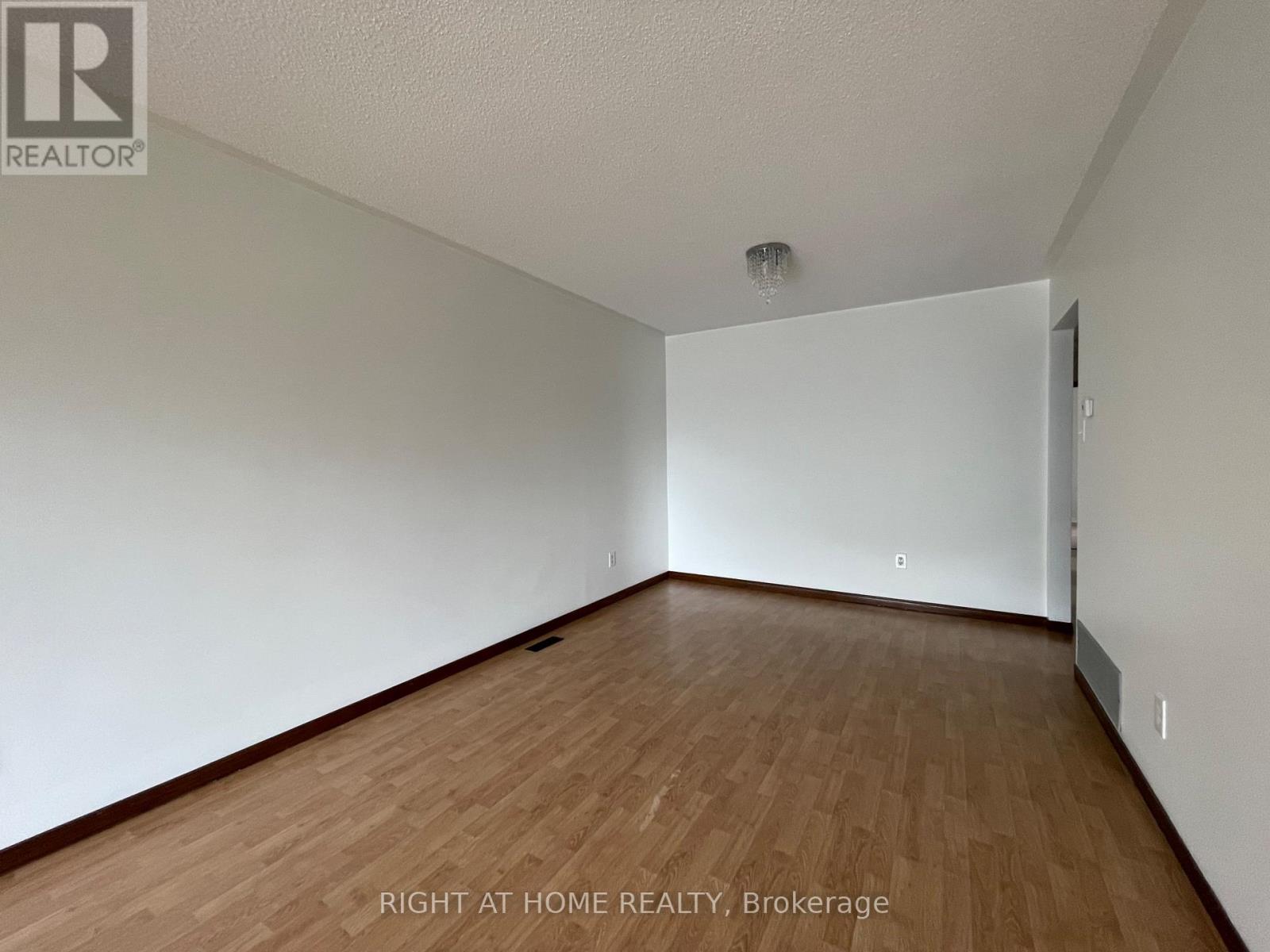 Main Level - 93 Maplegrove Avenue, Bradford West Gwillimbury, Ontario  L3Z 1R9 - Photo 10 - N12844494