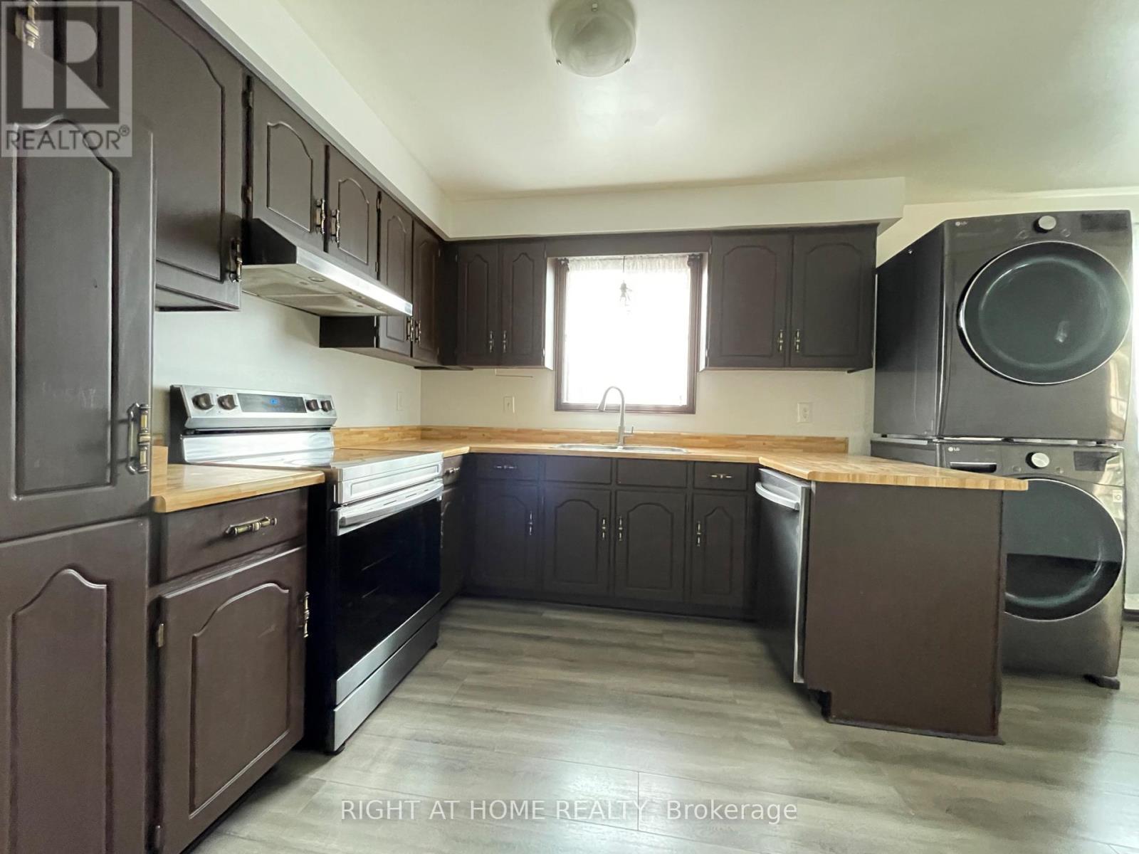 Main Level - 93 Maplegrove Avenue, Bradford West Gwillimbury, Ontario  L3Z 1R9 - Photo 17 - N12844494