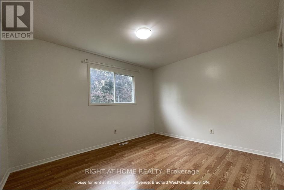 Main Level - 93 Maplegrove Avenue, Bradford West Gwillimbury, Ontario  L3Z 1R9 - Photo 21 - N12844494