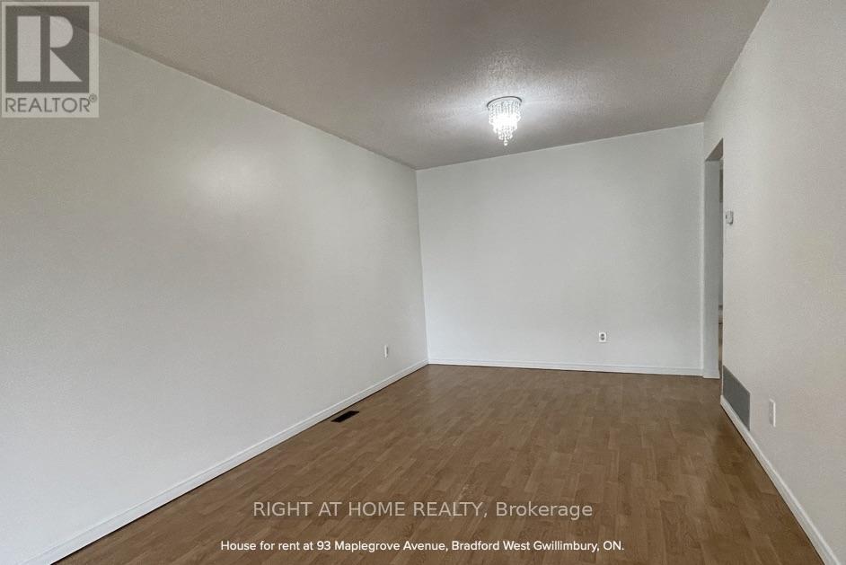 Main Level - 93 Maplegrove Avenue, Bradford West Gwillimbury, Ontario  L3Z 1R9 - Photo 24 - N12844494