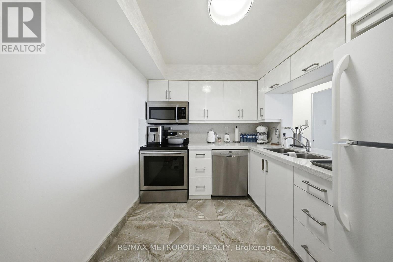 1501 - 11 Townsgate Drive, Vaughan, Ontario  L4J 8G4 - Photo 14 - N12844528