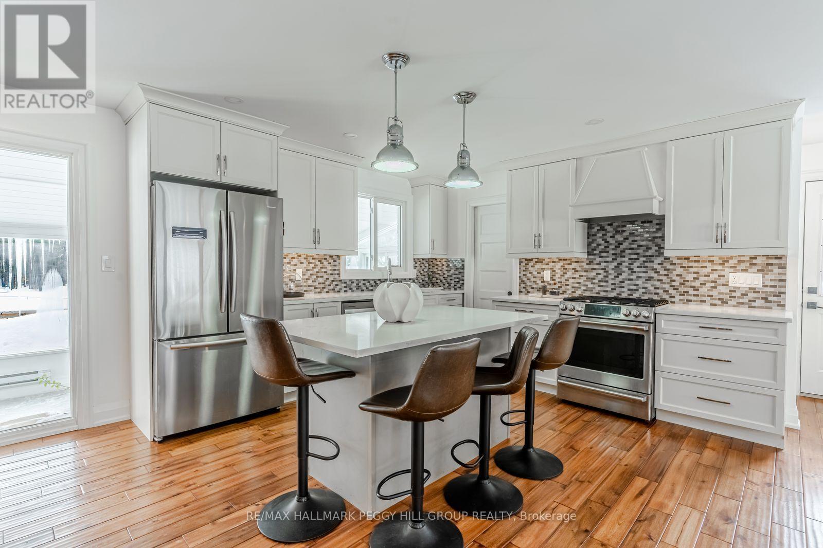 1127 Sunnidale Road, Springwater, Ontario  L9X 0R9 - Photo 5 - S12844284