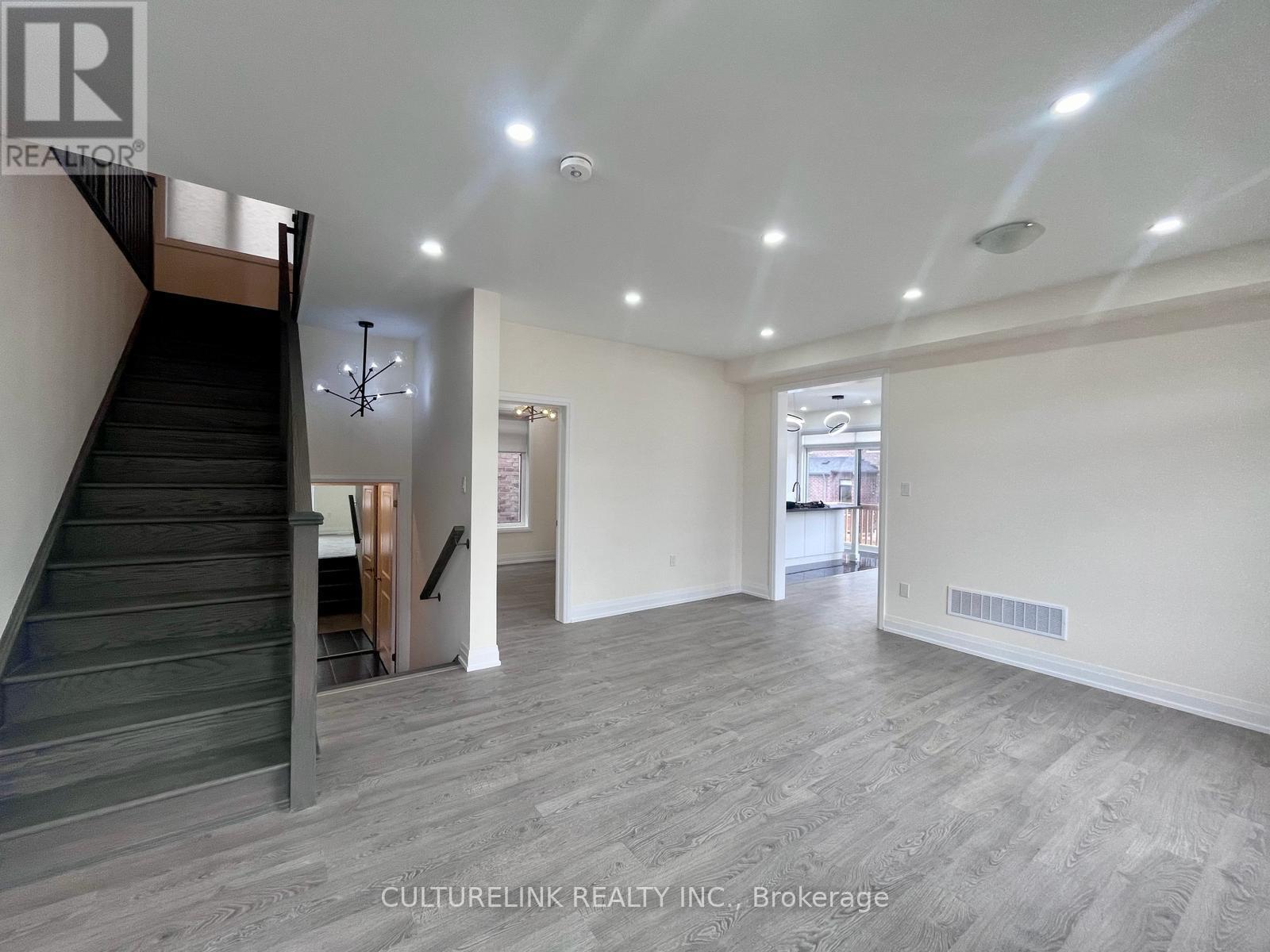 24 Daffodil Road, Springwater, Ontario  L9X 2E3 - Photo 11 - S12844452