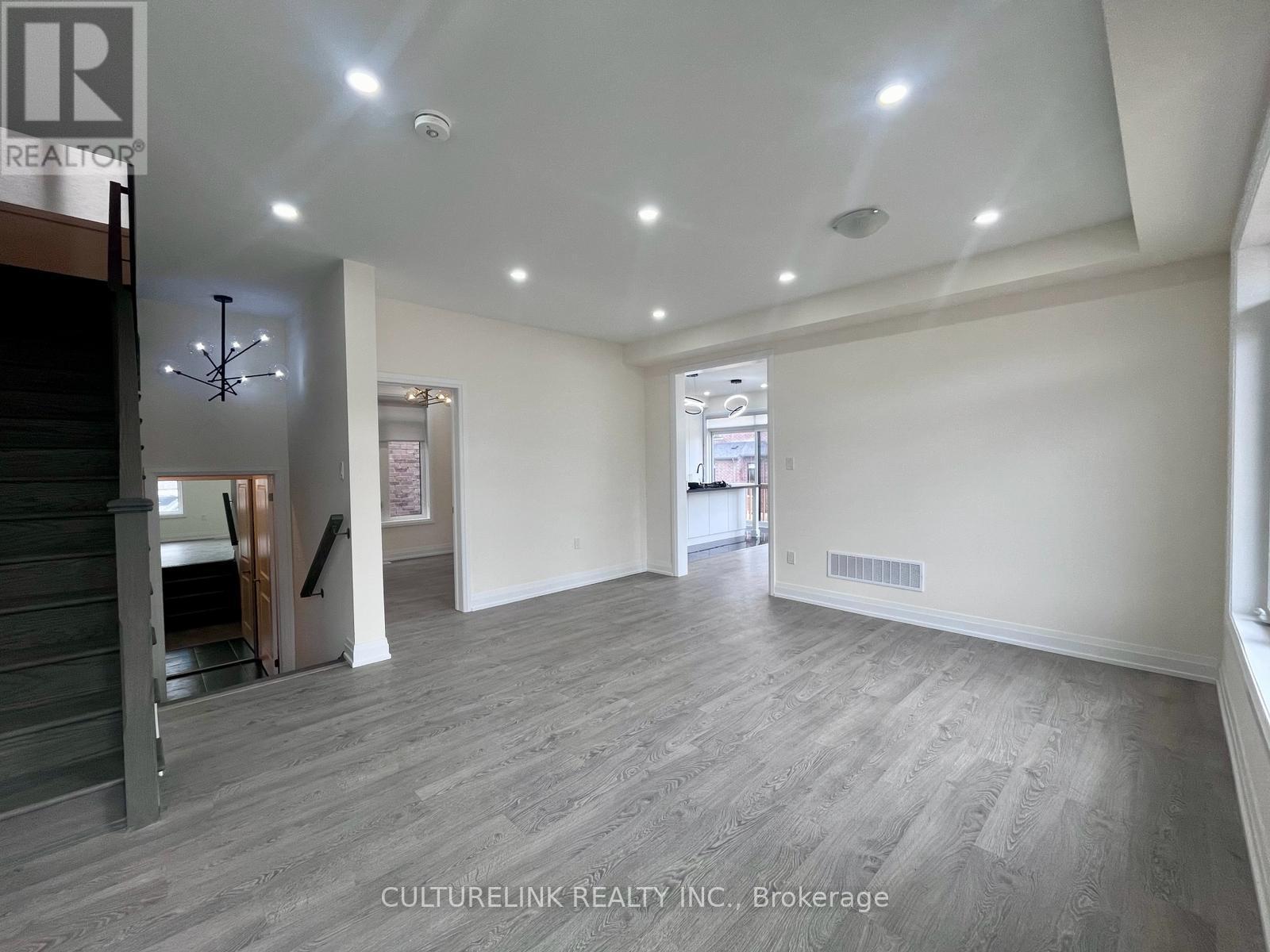 24 Daffodil Road, Springwater, Ontario  L9X 2E3 - Photo 13 - S12844452