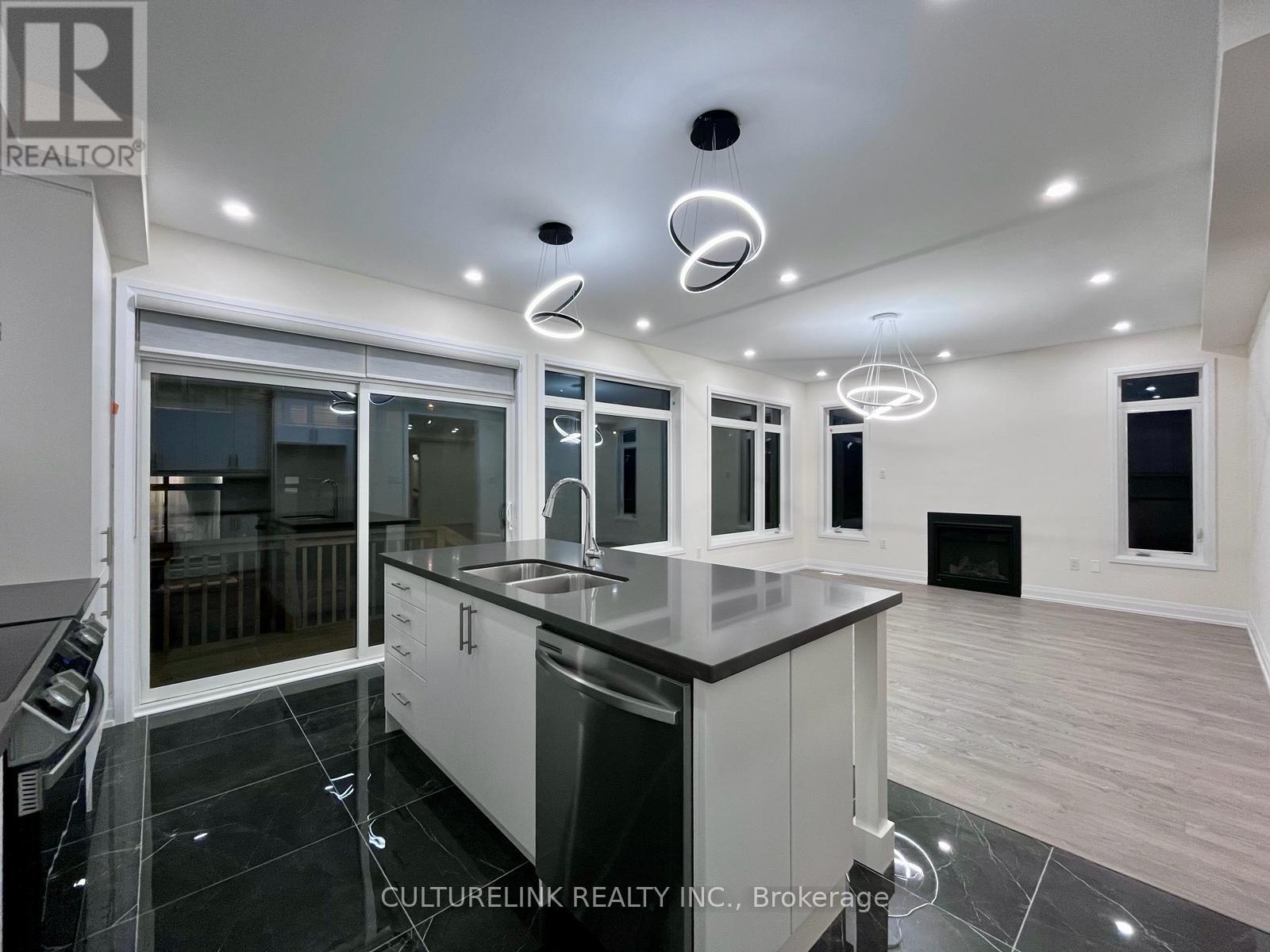 24 Daffodil Road, Springwater, Ontario  L9X 2E3 - Photo 5 - S12844452