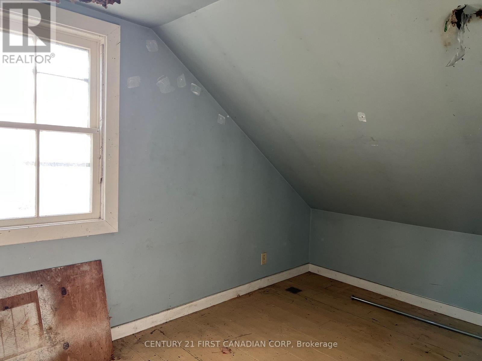 205 Orchard Street, Central Elgin, Ontario  N5L 1C4 - Photo 11 - X12682410