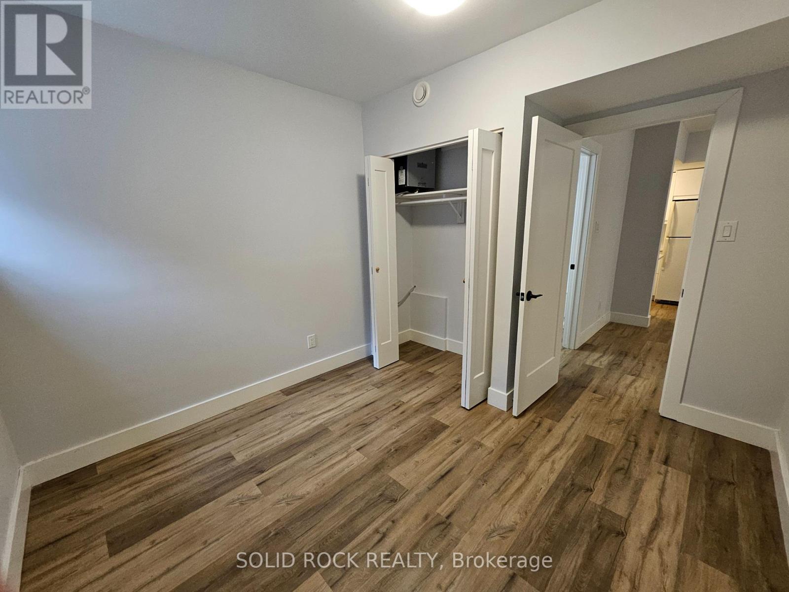 846 Alpine Avenue, Ottawa, Ontario  K2B 5R6 - Photo 3 - X12838450