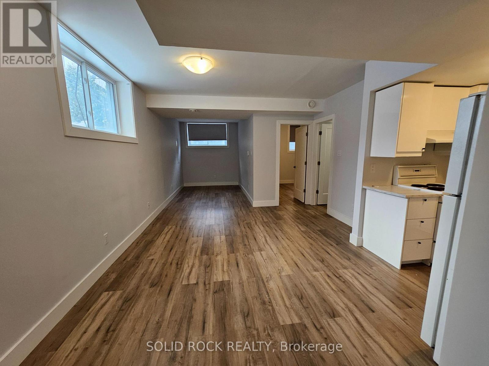 846 Alpine Avenue, Ottawa, Ontario  K2B 5R6 - Photo 9 - X12838450