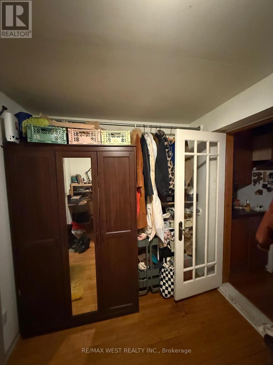 Main - 56 Macdonell Avenue, Toronto (Roncesvalles), Ontario  M6R 2A2 - Photo 15 - W12844276