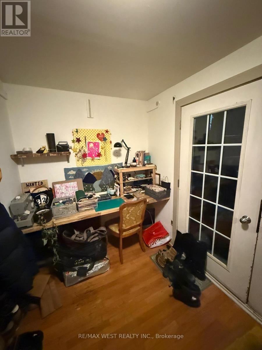 Main - 56 Macdonell Avenue, Toronto (Roncesvalles), Ontario  M6R 2A2 - Photo 16 - W12844276