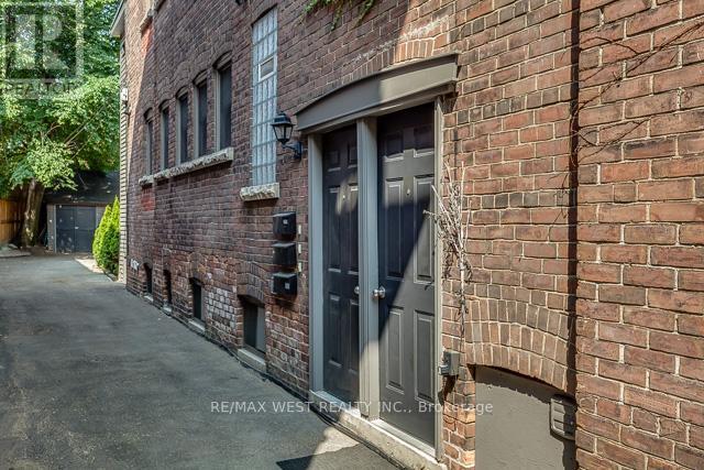 Main - 56 Macdonell Avenue, Toronto (Roncesvalles), Ontario  M6R 2A2 - Photo 2 - W12844276