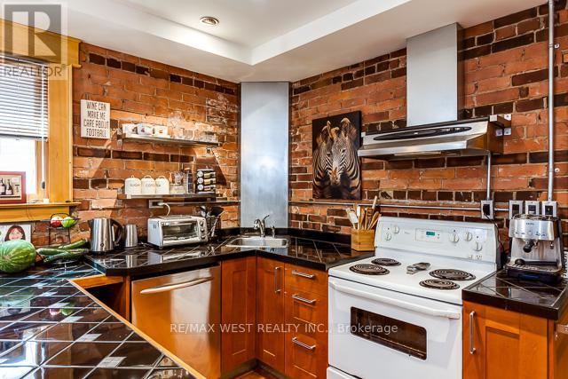 Main - 56 Macdonell Avenue, Toronto (Roncesvalles), Ontario  M6R 2A2 - Photo 6 - W12844276