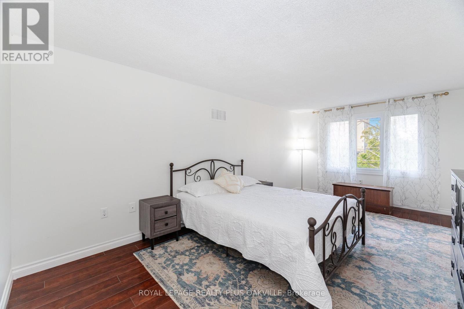 1294 Hammond Street, Burlington, Ontario  L7S 2C5 - Photo 21 - W12844280