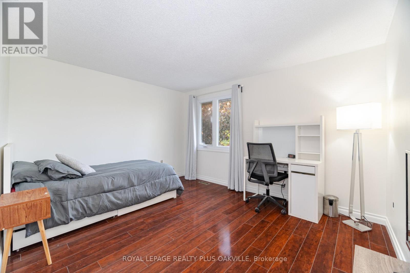 1294 Hammond Street, Burlington, Ontario  L7S 2C5 - Photo 26 - W12844280