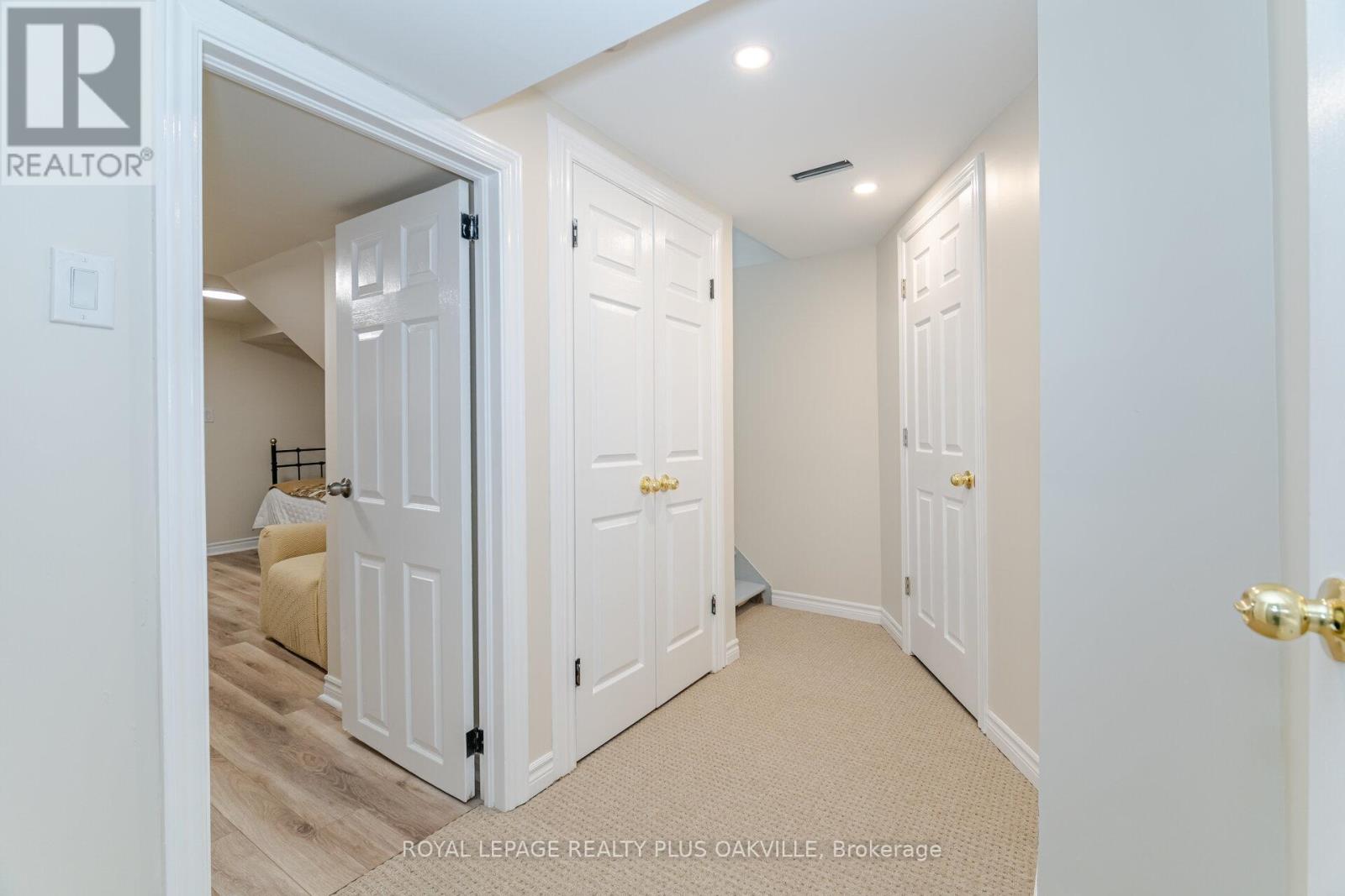 1294 Hammond Street, Burlington, Ontario  L7S 2C5 - Photo 32 - W12844280