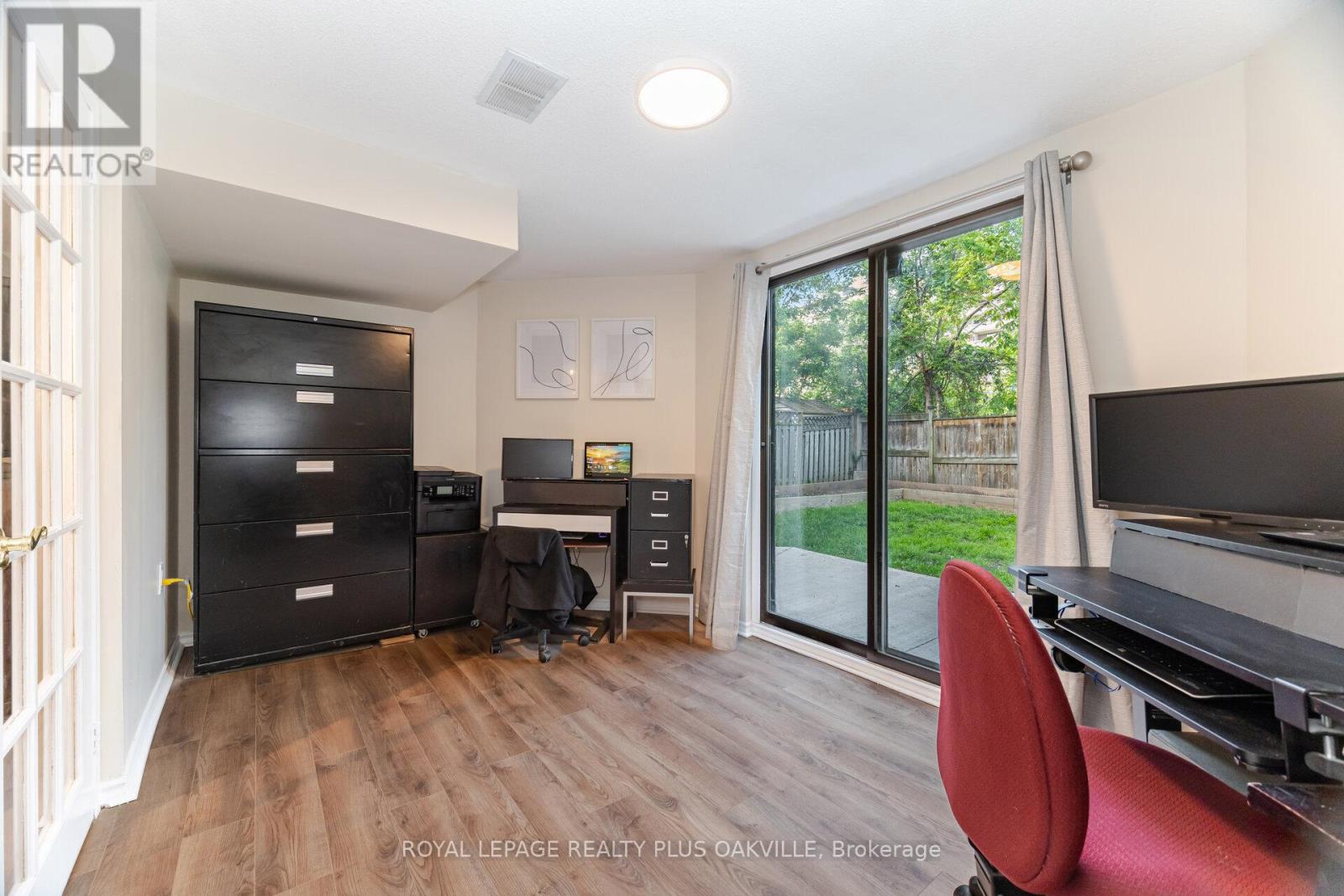 1294 Hammond Street, Burlington, Ontario  L7S 2C5 - Photo 38 - W12844280