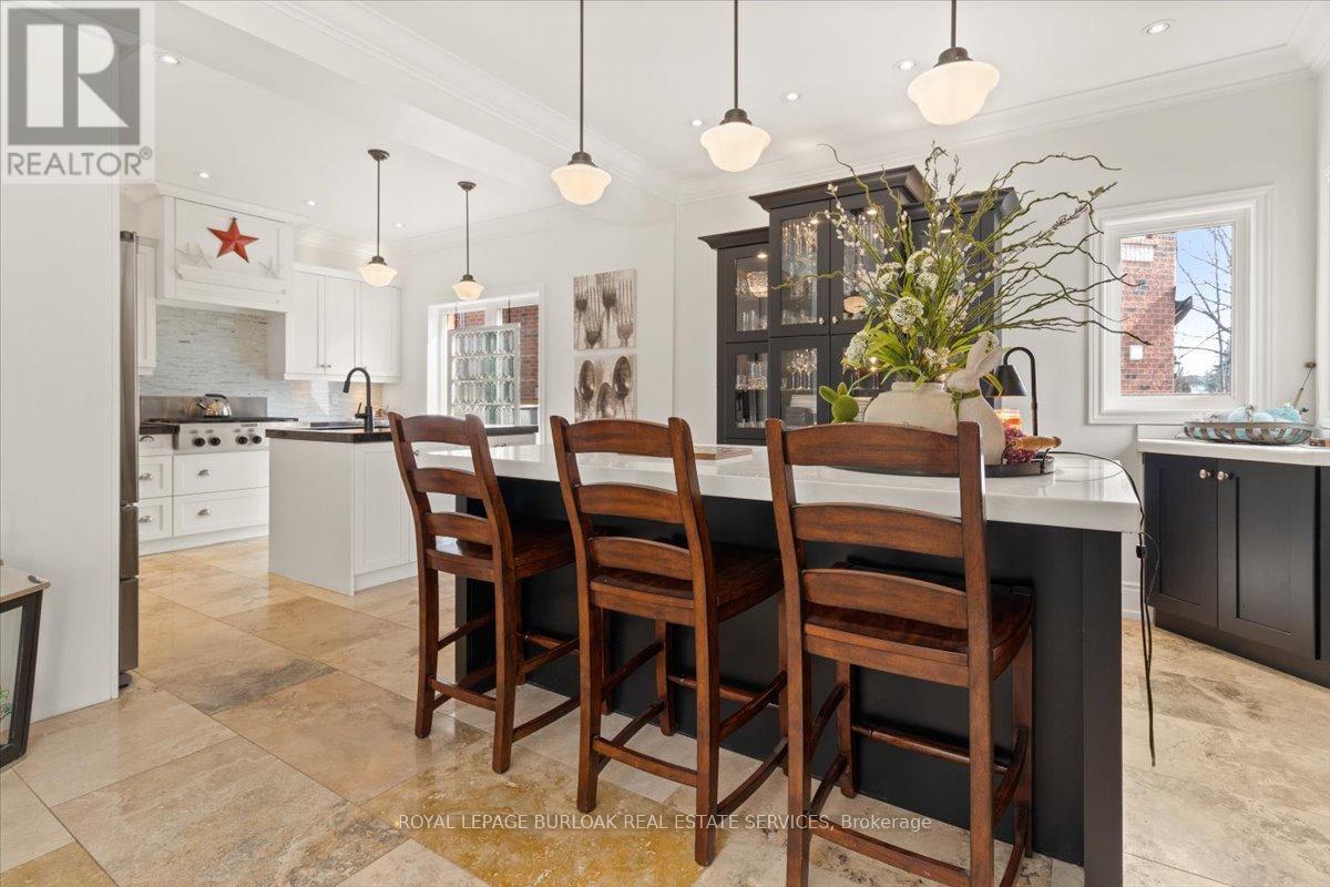 4263 Millcroft Park Drive, Burlington, Ontario  L7M 4J6 - Photo 13 - W12844294