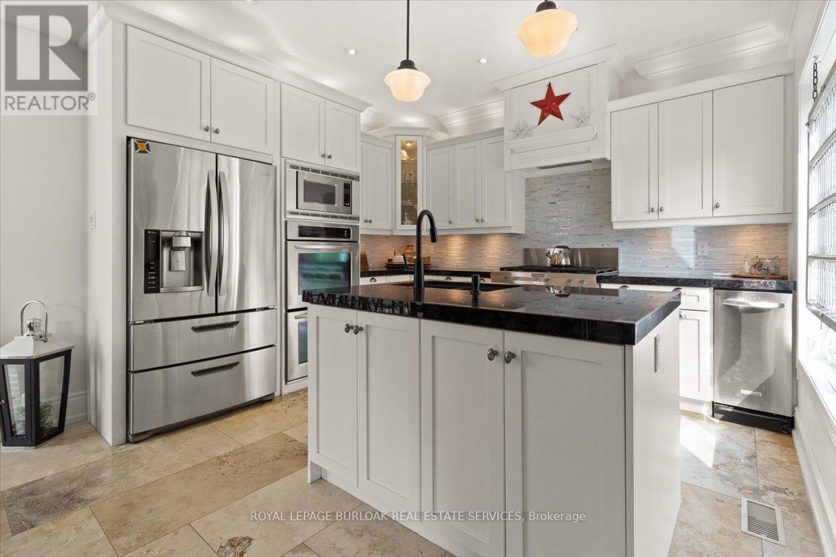 4263 Millcroft Park Drive, Burlington, Ontario  L7M 4J6 - Photo 15 - W12844294