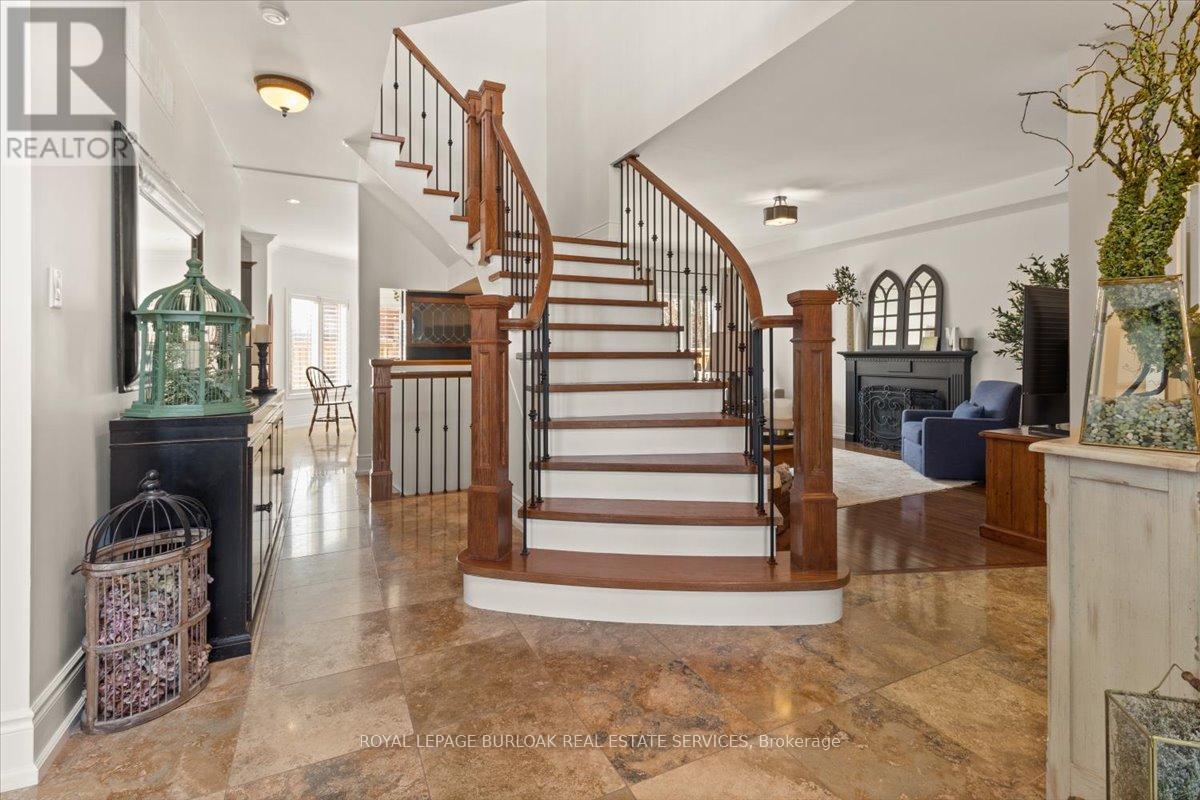 4263 Millcroft Park Drive, Burlington, Ontario  L7M 4J6 - Photo 19 - W12844294